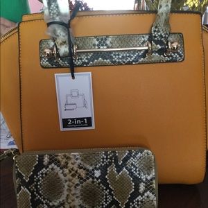 Vegan leather handbag & wallet wristlet w/dust bag